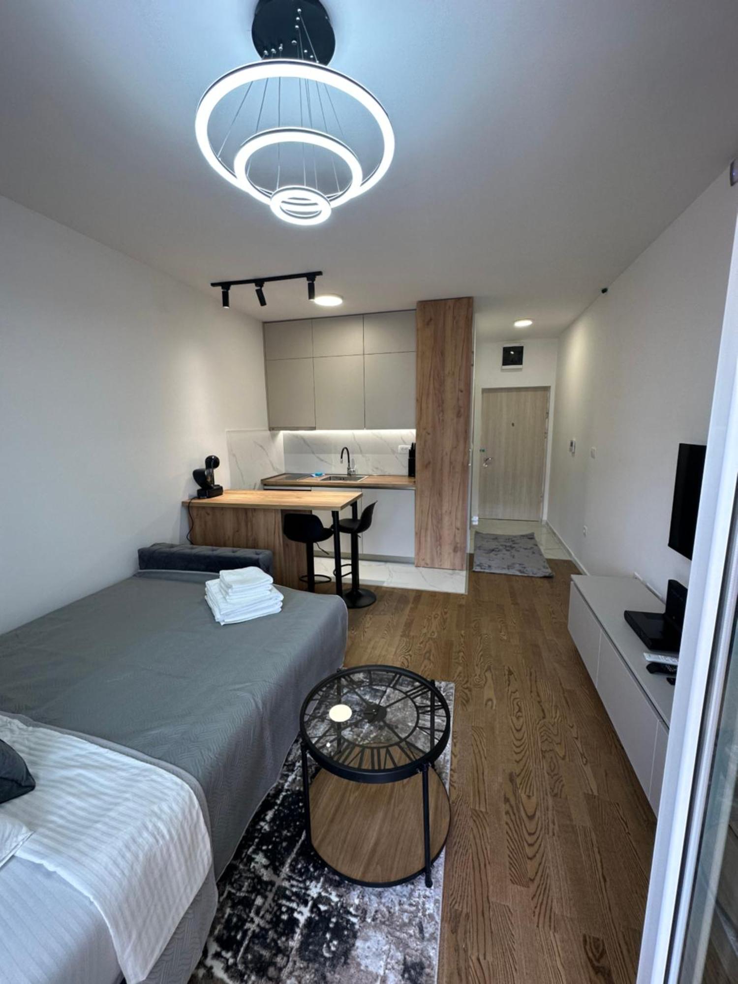 Luxury Apartments D&B พอดโกริกา ภายนอก รูปภาพ