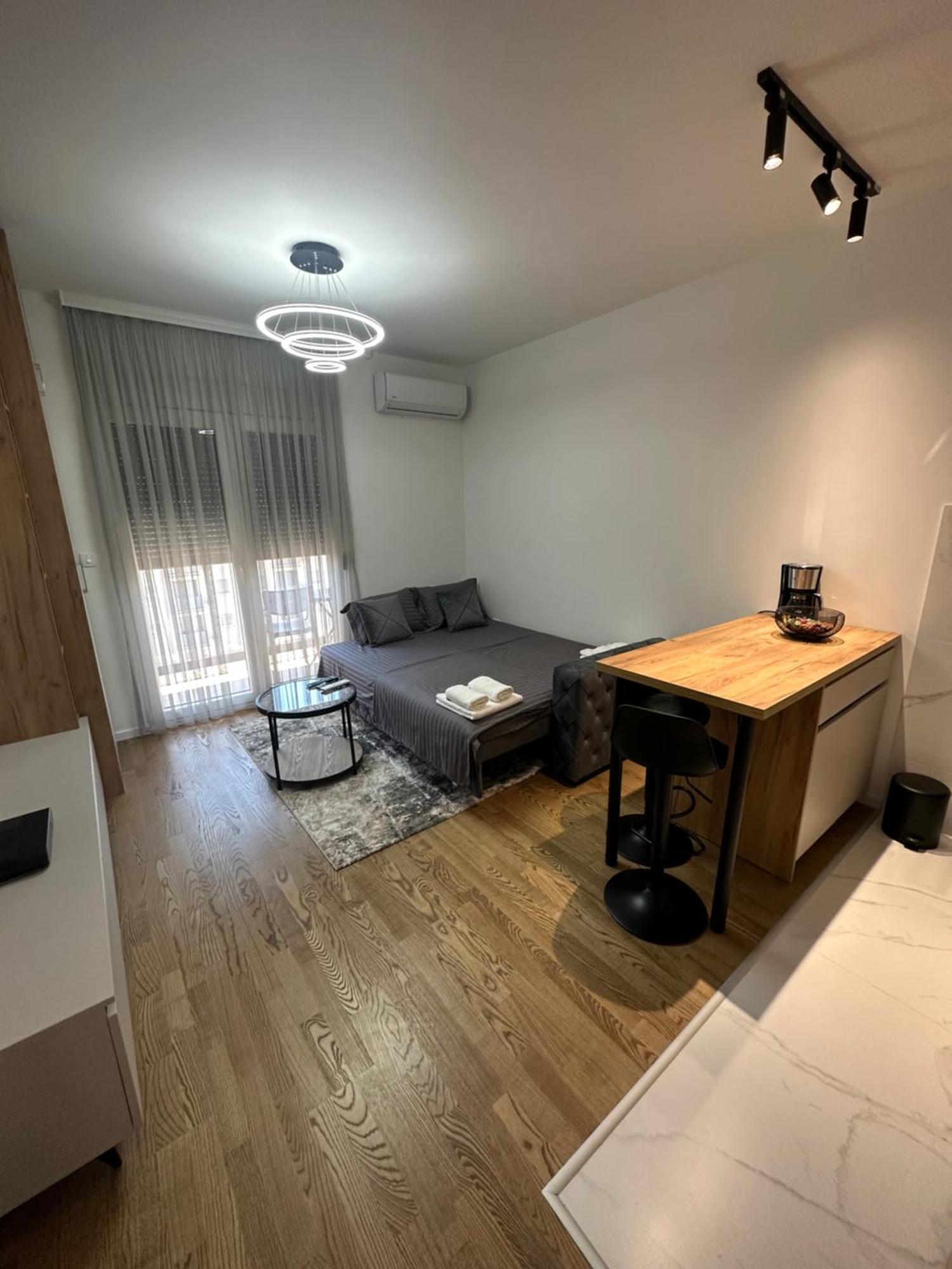 Luxury Apartments D&B พอดโกริกา ภายนอก รูปภาพ